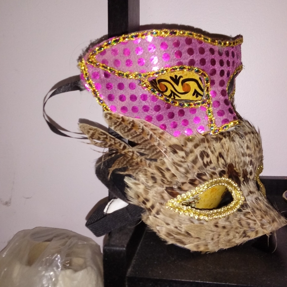 Mardi Grad Masks - Picture 3 of 7